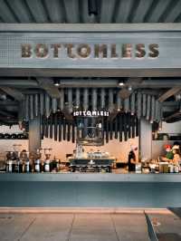 Bottomless Flagship Store คาเฟ่สนามบินน้ำ 