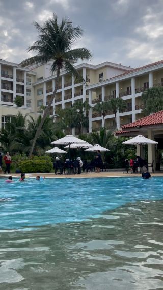 Jungle hotel but classy service 