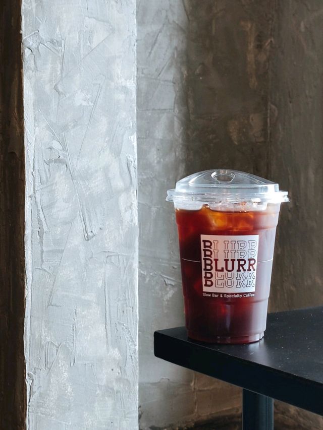 BLURR slow bar & specialty coffee คาเฟ่นนทบุรี
