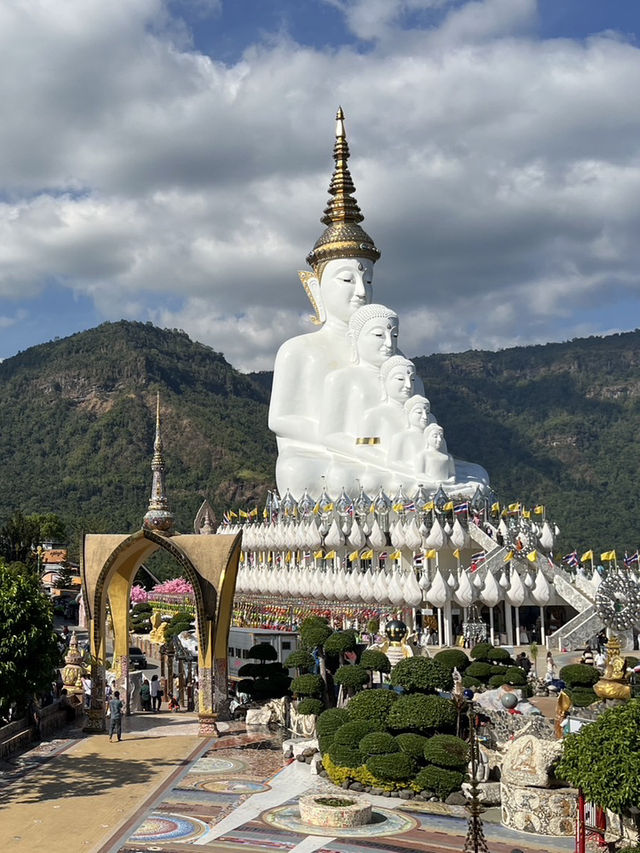 วัดผาซ่อนแก้ว เพชรบูรณ์ 