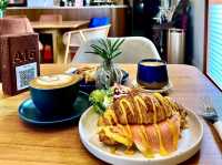 Hillrise Coffee 16 Canning Garden: Nostalgic Charm Meets Modern Comfort