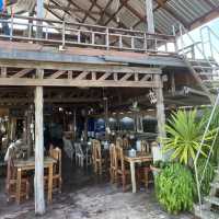 ชายทะเล ร้านอาหารทะเลชื่อดังบนเกาะลันตา