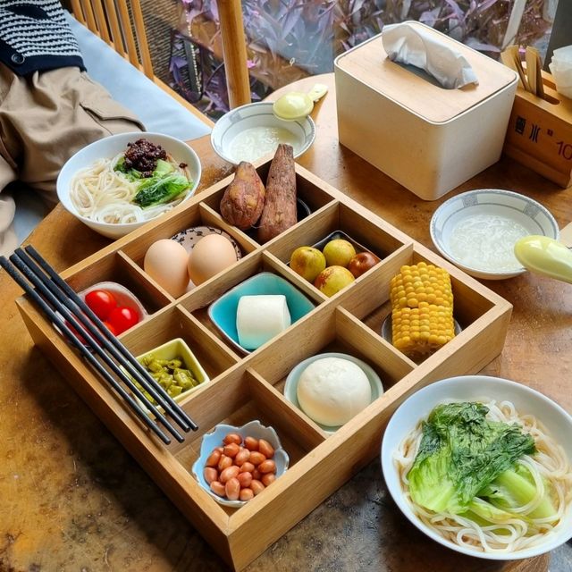 THE MOST WELL PRESENTED BREAKFAST IN YANGSHUO