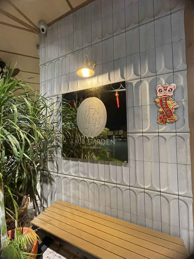 Classy cafe for birthday party and special event