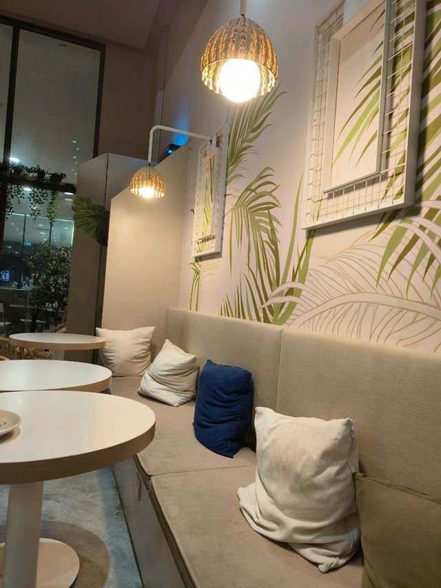 Perfect for Foodies and Chill Seekers"