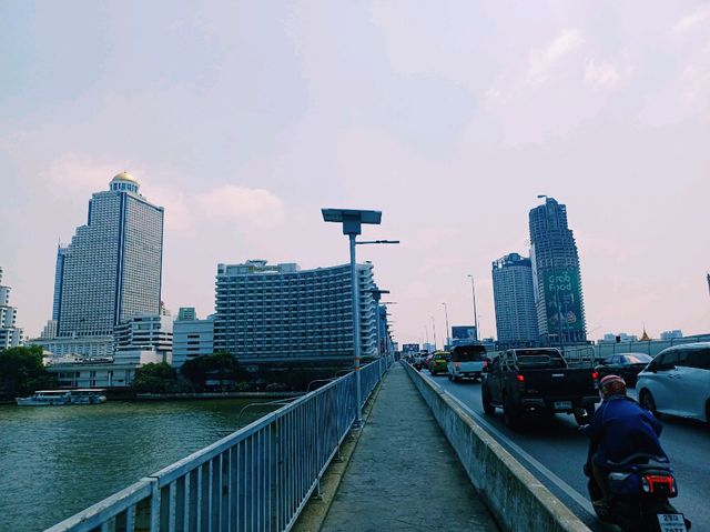 泰國曼谷湄南河畔公園寺廟大橋商場一日遊行程，欣賞湄南河壯麗景色，適合休閒打卡拍照📸祈福親子遊