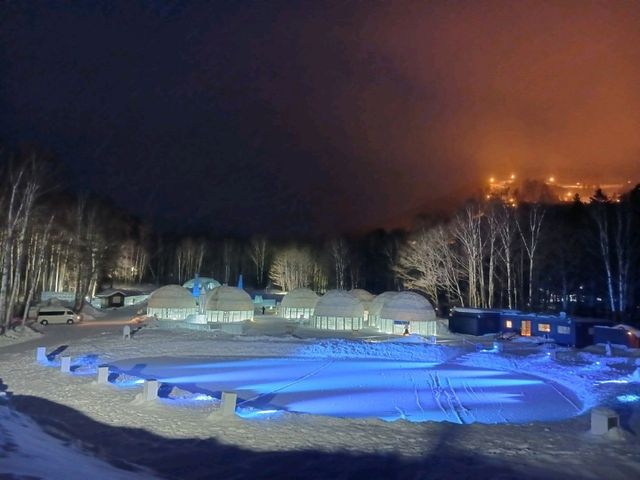 氷の幻想的な街　ICE VILLAGE