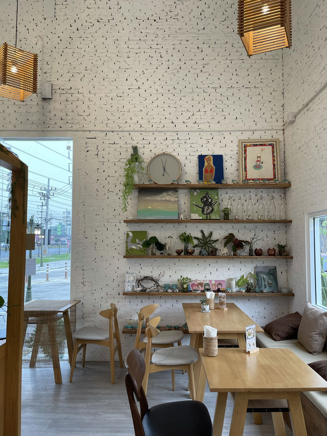 White Brick Yard คาเฟ่สีขาวมินิมอล