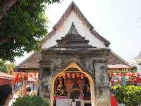 ตลาดร่มหุบแม่กลอง ไหว้พระวัดเก่าแก่ 1 วัน