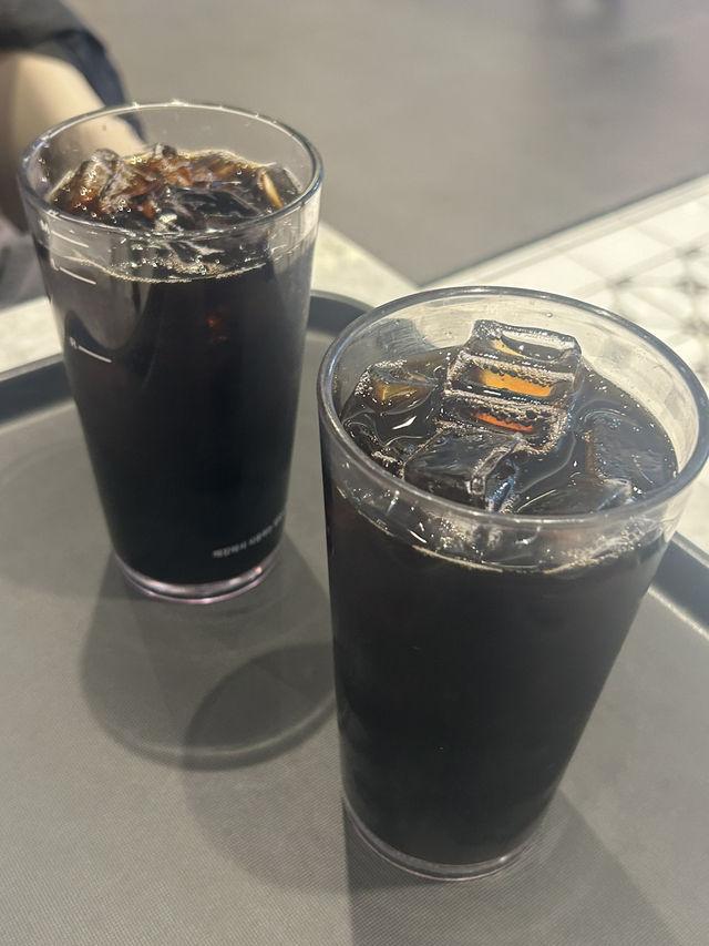 넓은 공간, 향긋한 커피! 청주 문화제조창 안 이국적인 분위기의 카페🤍🫶🏻