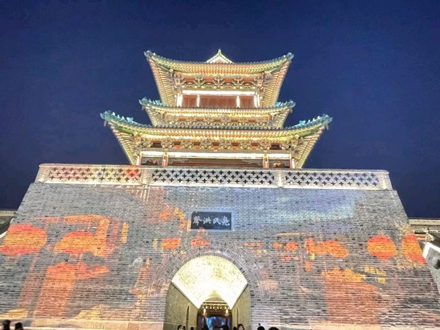 中國山西省太原市著名景點：鐘樓街，適合休閒逛街打卡拍照📸
