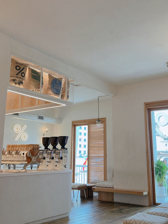 “Strolling through the cozy charm of the Cafe Apartment 🪴🌿
