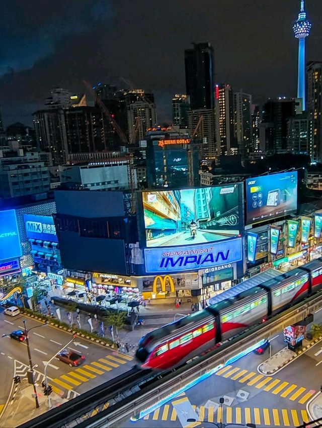 🌆 Discover the Magic of Kuala Lumpur – A City of Contrasts 🇲🇾✨