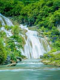 Cao Bằng waterfall 