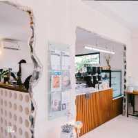คาเฟ่โซนบ้านฉางระยอง ที่รีโนเวทจากบ้านไม้หลังเก่า