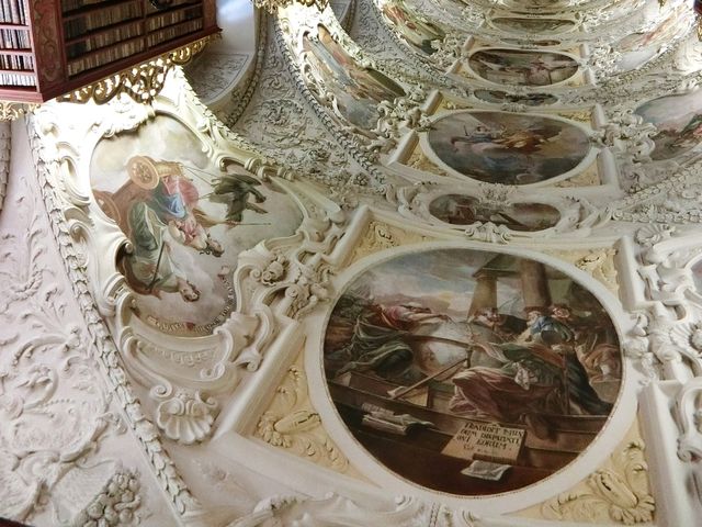 【チェコ/プラハ】美しすぎる図書館📚️ストラホフ修道院