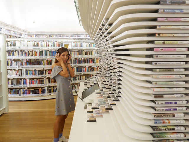 Library @Orchard : ห้องสมุดสุดฮอต สิงคโปร์