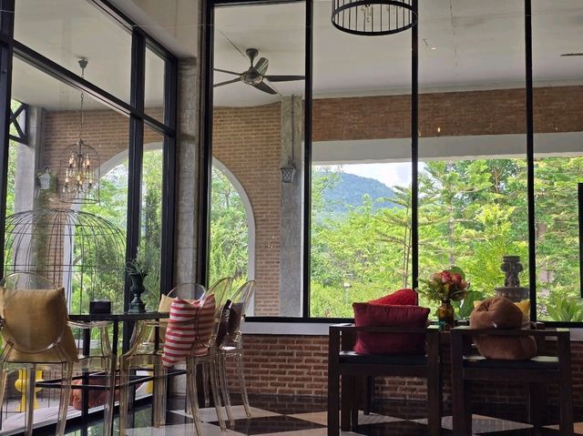 Little Traveler Cafe Suanphueng