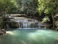 【Erawan Falls｜エラワンの滝】  “7段の滝を歩く旅。”エメラルドグリーンの楽園で、時間を忘れる。