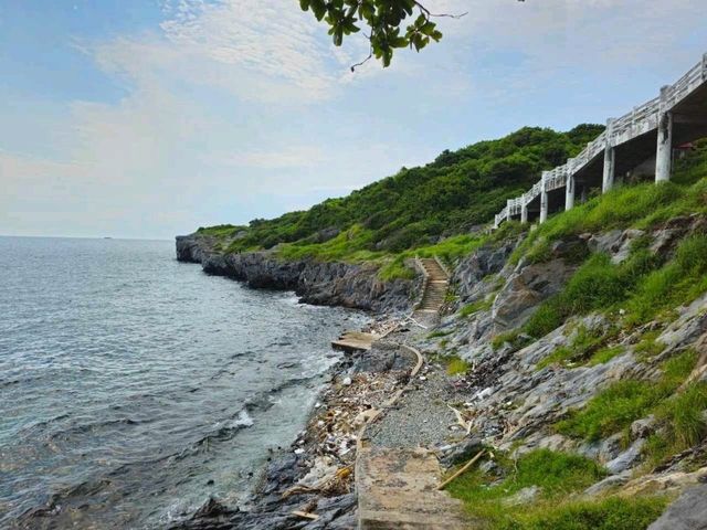 ช่องเขาขาด เกาะสีชัง จ.ชลบุรี
