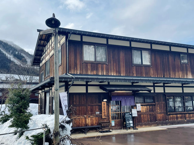 【四月合掌村】 春雪未融的童話世界 ❄️🏔