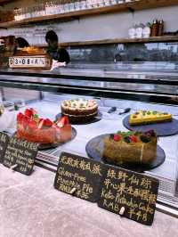 [Wholesome Bites Before Takeoff] O’Mills Bakery at Shanghai Pudong Airport – Worth the Hype? ✈️🥐