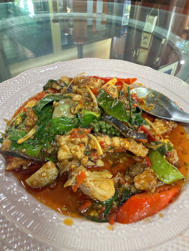 อาหารอร่อย ราคาไม่แพง ที่บ้านไม้หอม สมุทรสาคร
