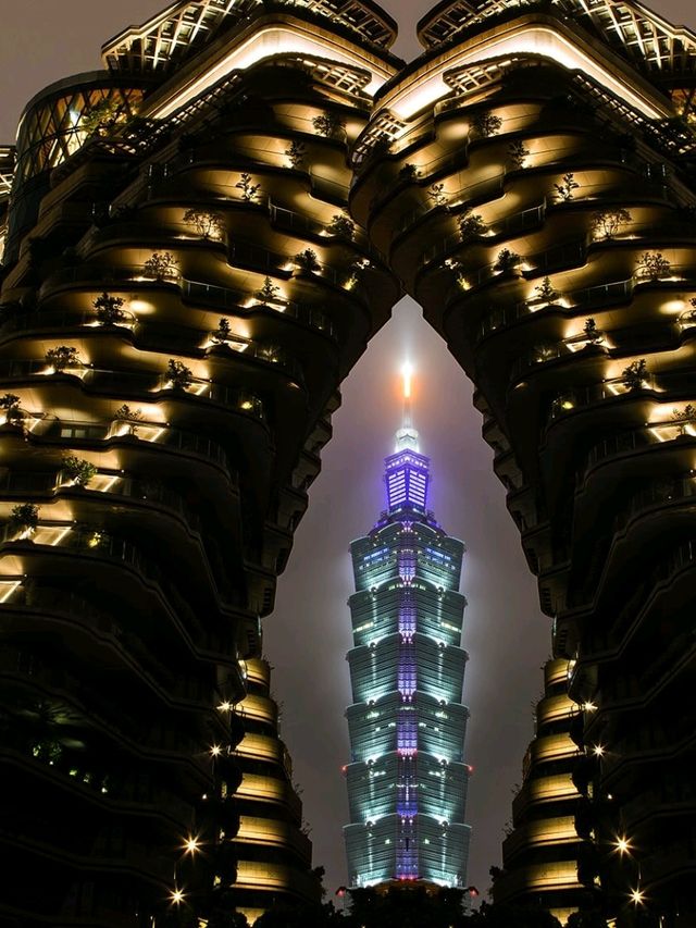 🌆 Touch the Sky – Taipei 101's Towering Wonder!