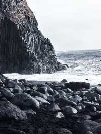 🖤 冰島｜黑沙灘 Reynisfjara — 大自然鬼斧神工的壯麗奇景