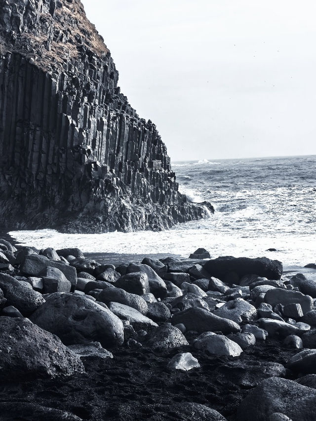 🖤 冰島｜黑沙灘 Reynisfjara — 大自然鬼斧神工的壯麗奇景