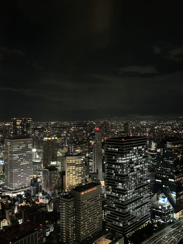 コンラッド大阪：ラグジュアリーと絶景のホテルステイ