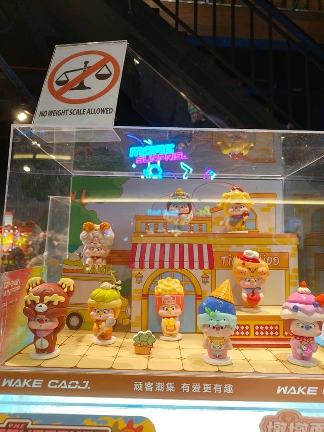 Toy Wonderland in a Box