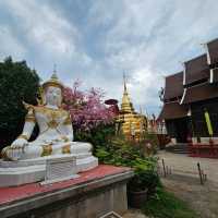 ชมพระวิหารหอคำหลวง และ เรือนไม้สัก - วัดพันเตา