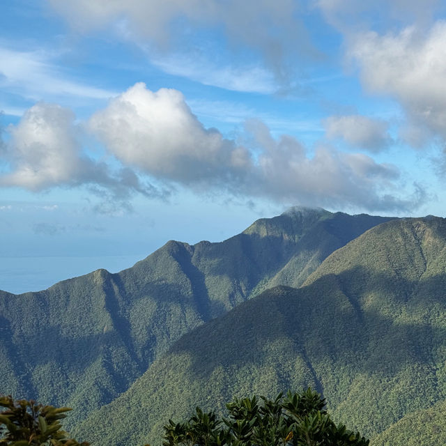 GALAPAGOS OF ASIA: SIBUYAN ISLAND
