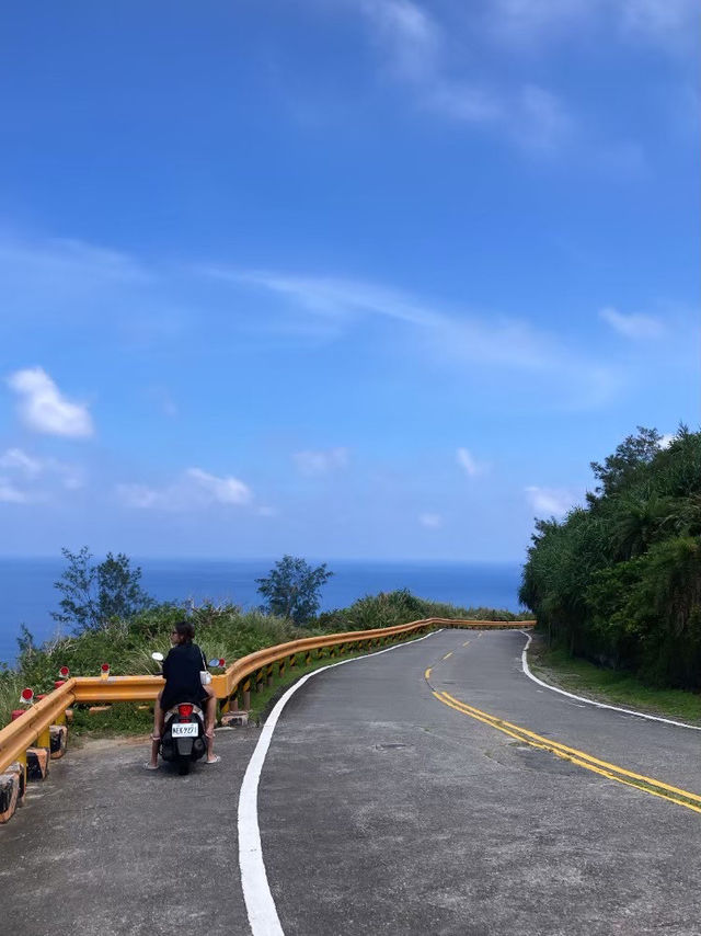🌿 綠島三日小旅行｜海岸公路 × 夕陽 × 生魚片宵夜，屬於我的療癒逃離日記 🛵🌅🍣