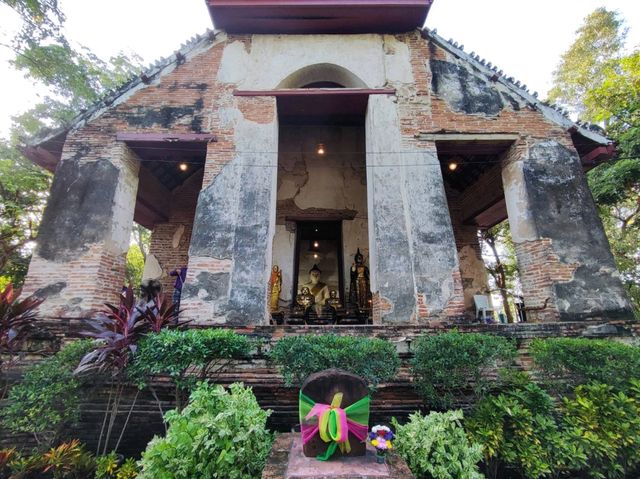 พามากราบสักการะหลวงพ่อขาวอายุ 600 กว่าปี