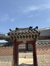 🌸 A Dreamy Birthday Moment at Gyeongbokgung Palace, Seoul 👘🎂