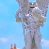 Bangkok’s Craziest Temple? You HAVE to See Wat Pariwat’s Wild Statues! 🏯✨