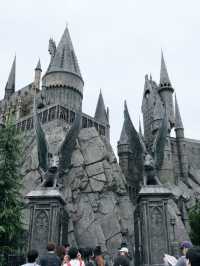 這是一趟充滿魔法與童心的冒險之旅✨🎢 從走進【Universal Studios Japan】的那一刻開始，彷彿置身電影世界。🌍🎬