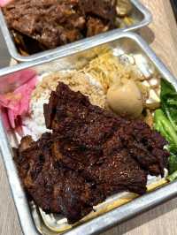 This Dongbei Braised Meat Stall at NEX Serves 400g Pork Sets from $6.90