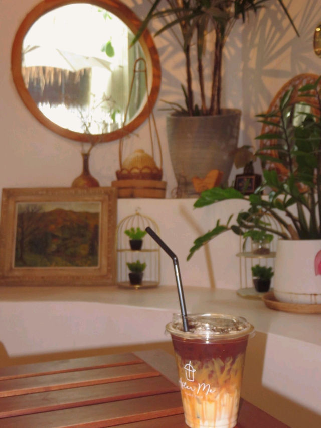 🌿☕ After Me Studio Cafe – คาเฟ่สุดชิลล์ กาญจนบุรี