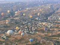 【Cappadocia Hot Air Balloons at Sunrise／カッパドキア気球朝陽】