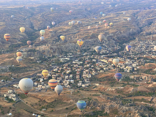【Cappadocia Hot Air Balloons at Sunrise／カッパドキア気球朝陽】