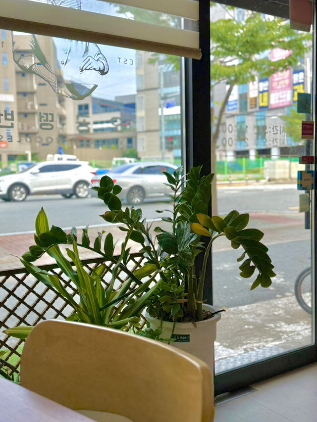 물금역 근처 쌀국수집 ‘오공떵번’ – 뷰랑 분위기까지 다 잡은 맛집!