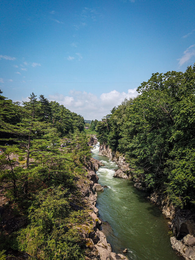 【岩手】自然が織りなす絶景と名物空飛ぶ団子 | 厳美渓