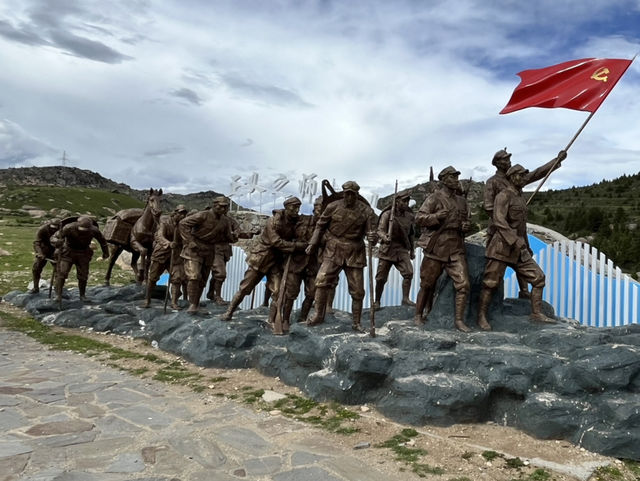 🗻 Surviving Summer in the Sky: My Daocheng Yading Travel Tips! 🗻