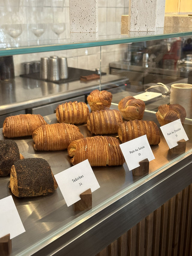 Discovering MOMA Café in Hong Kong 🇭🇰 