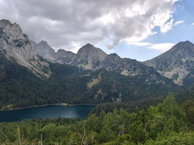 Estany de Sant Maurici, Nature’s Screensaver IRL