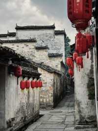 Lose Yourself in the Lanes of Hongcun