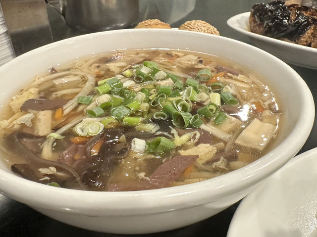 臺北大安 中正紀念堂在地老店 盛園絲瓜小籠湯包